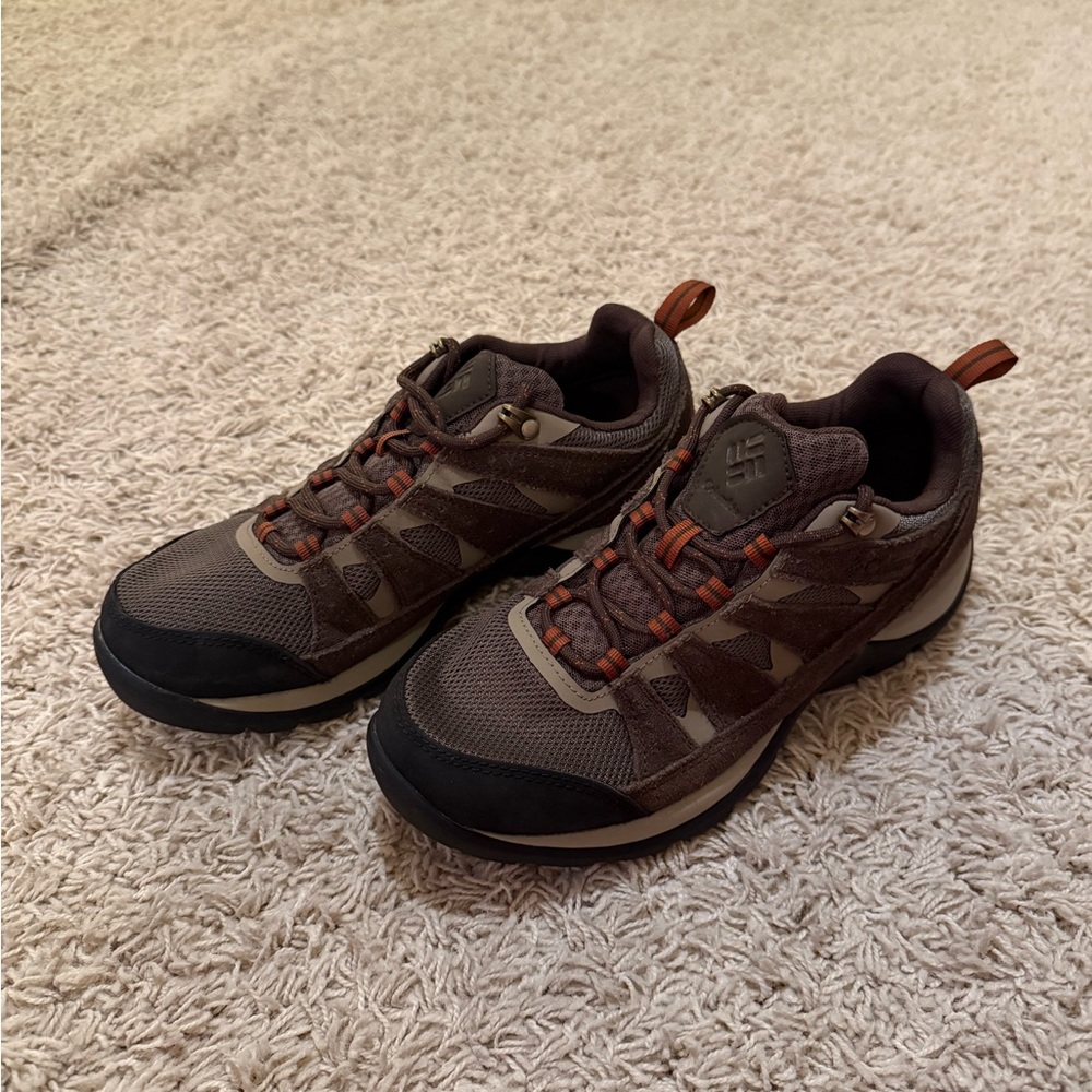 Unisex Columbia Brown & Black Athletic Shoes for Outdoor Adventures - Never Worn